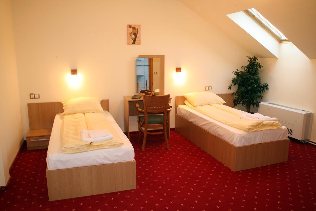 Motel Vector Găeşti الغرفة الصورة