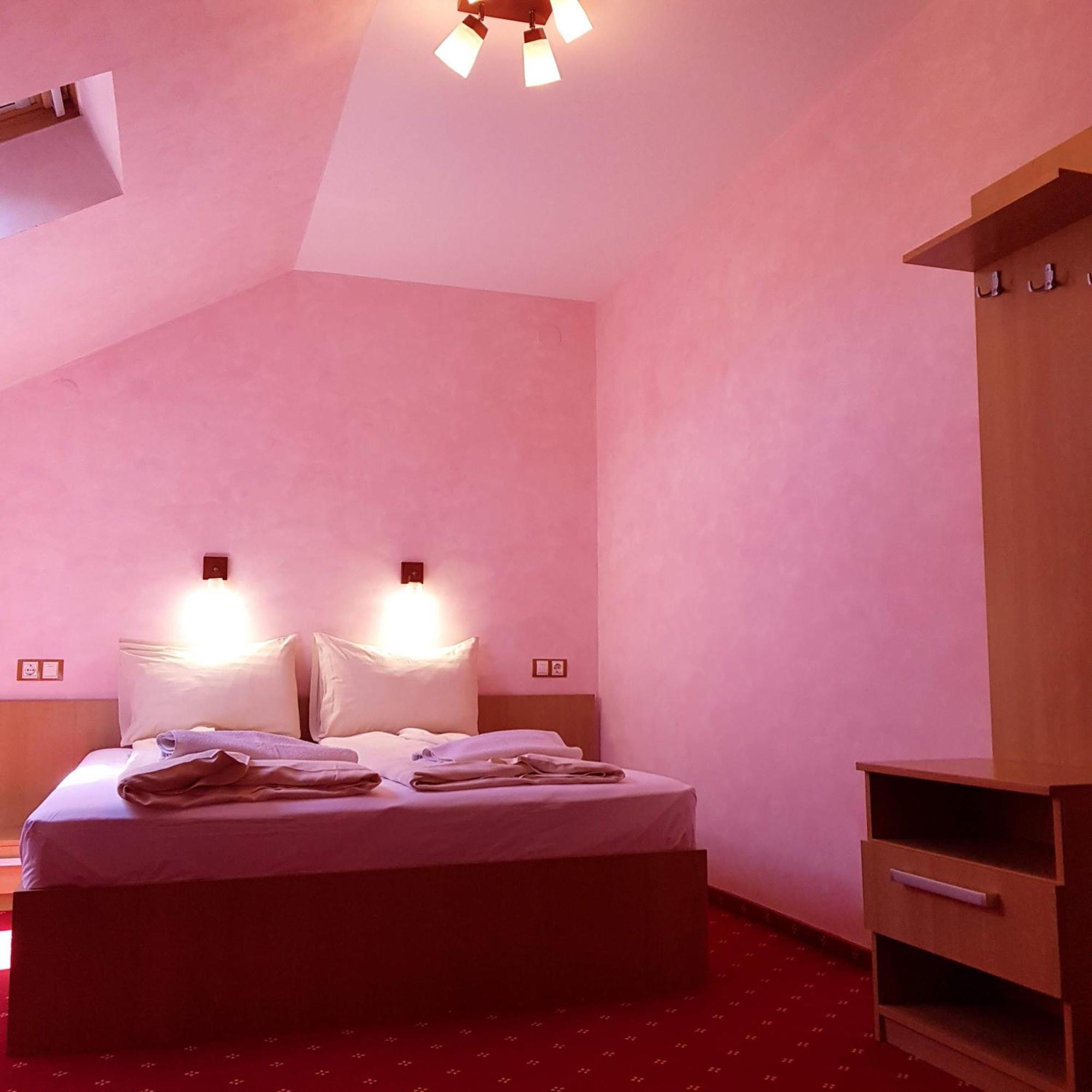 Motel Vector Găeşti المظهر الخارجي الصورة