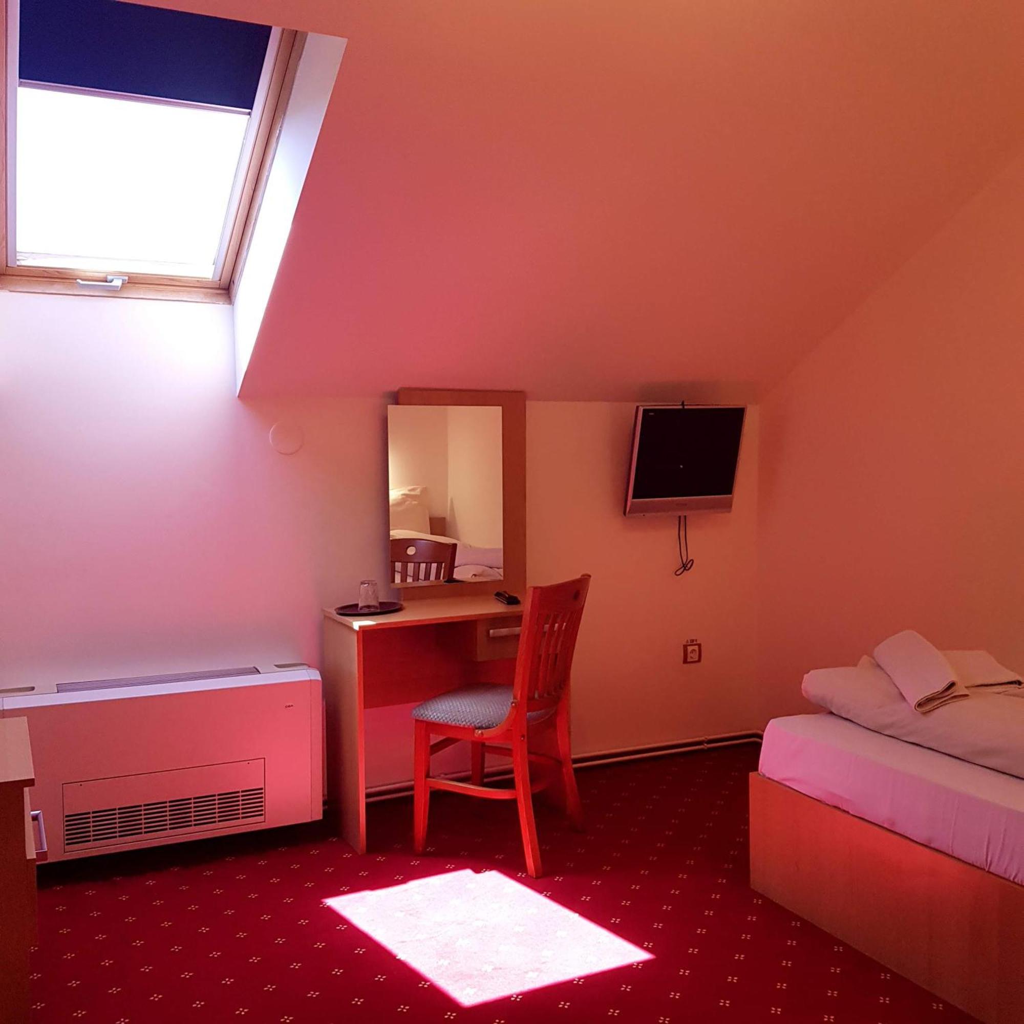 Motel Vector Găeşti المظهر الخارجي الصورة