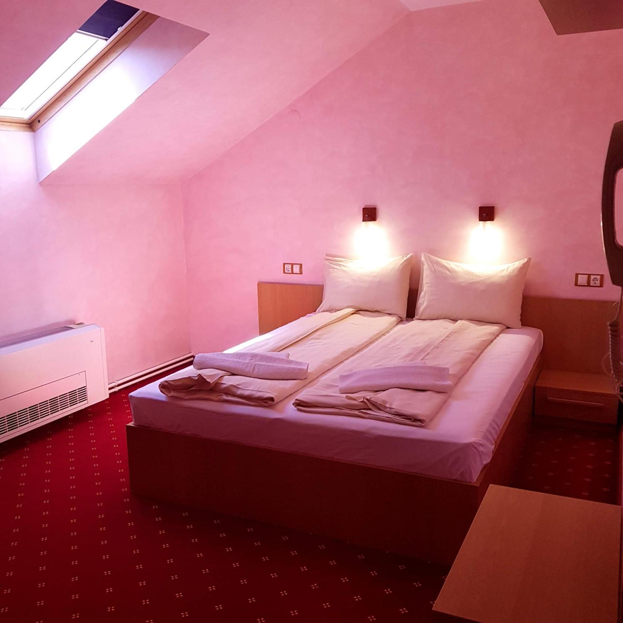Motel Vector Găeşti المظهر الخارجي الصورة