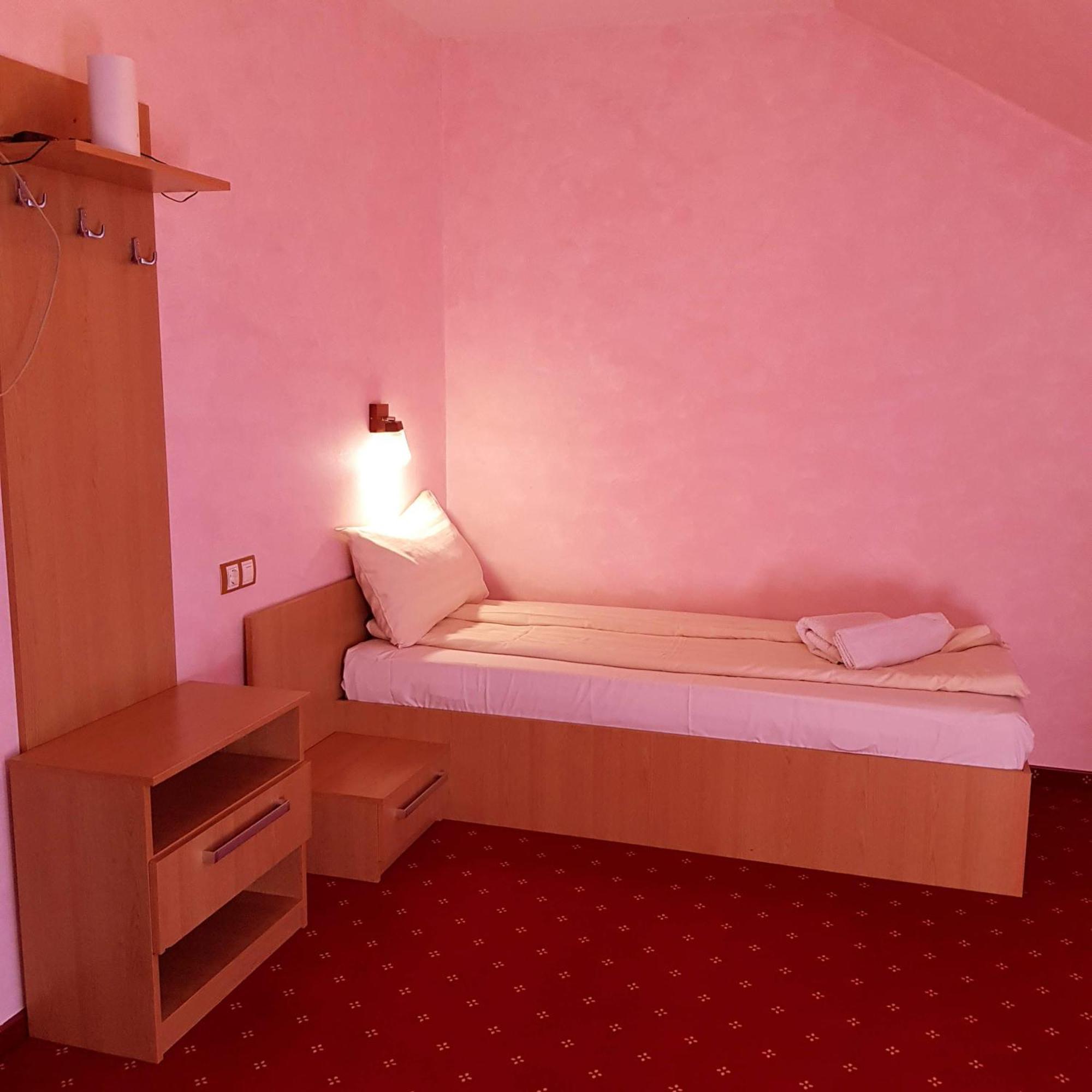 Motel Vector Găeşti المظهر الخارجي الصورة