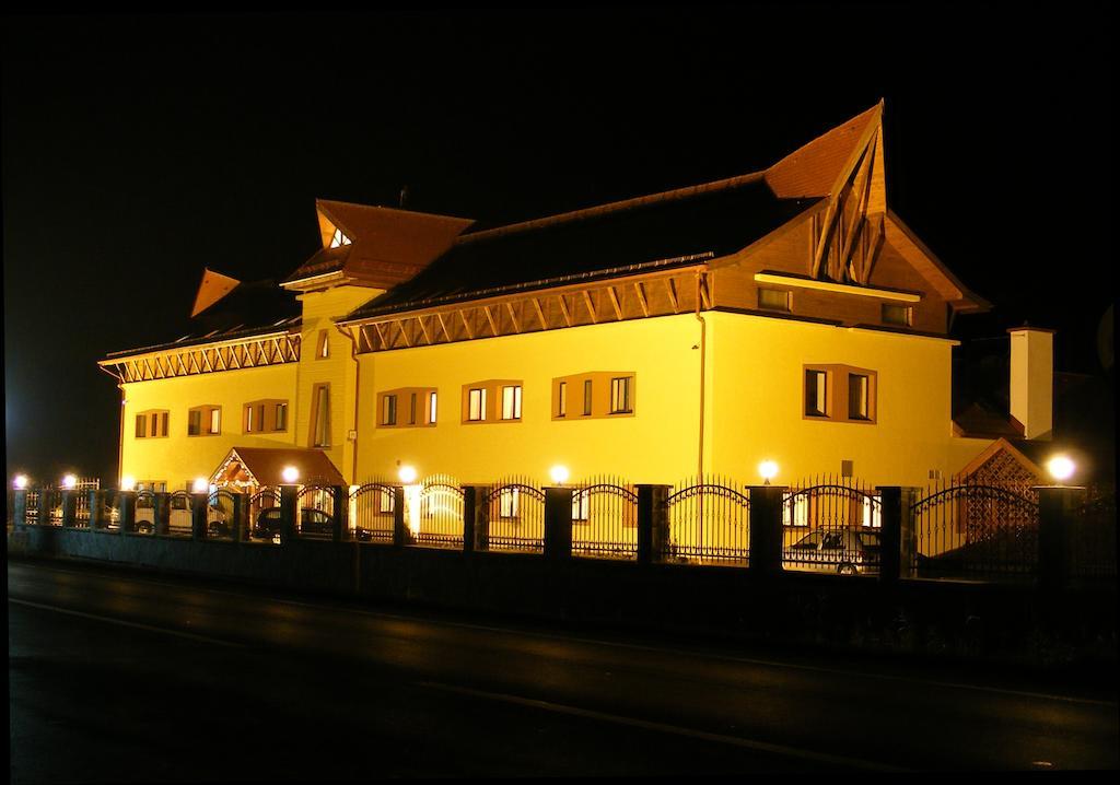 Motel Vector Găeşti المظهر الخارجي الصورة